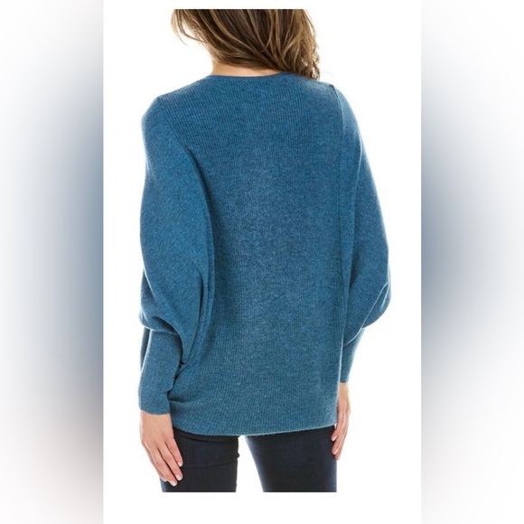 J. McLaughlin Blue Crew Neck Cashmere Sweater with Dolman Sleeves Oversized - Picture 2 of 10